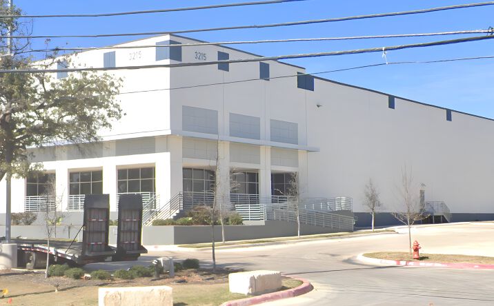 Pictures of Industrial property located at 3215 N PanAm Expy, San Antonio, TX 78219 for lease - image #1