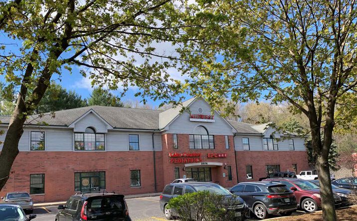 Pictures of Retail property located at 2574 Sun Valley Drive, Delafield, WI 53018 for lease - image #1