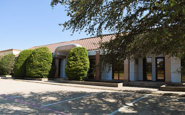 Pictures of Office property located at 643 S Great SW Pkwy, Grand Prairie, TX 75051 for lease - image #1