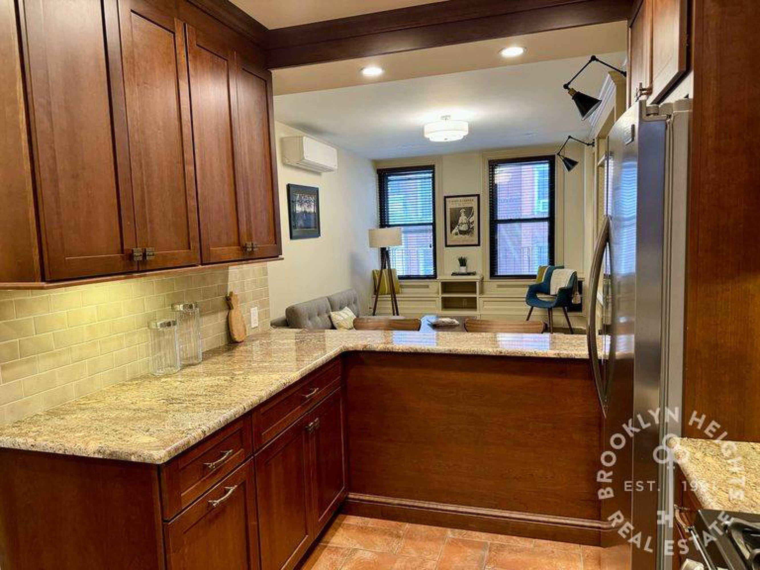 Pineapple St, New York, NY 11201