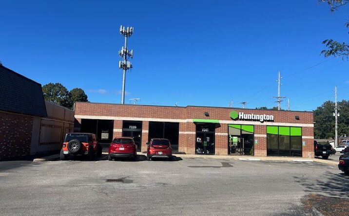 Pictures of Retail property located at 7339 Lakeshore Blvd, Mentor, OH 44060 for lease - image #1