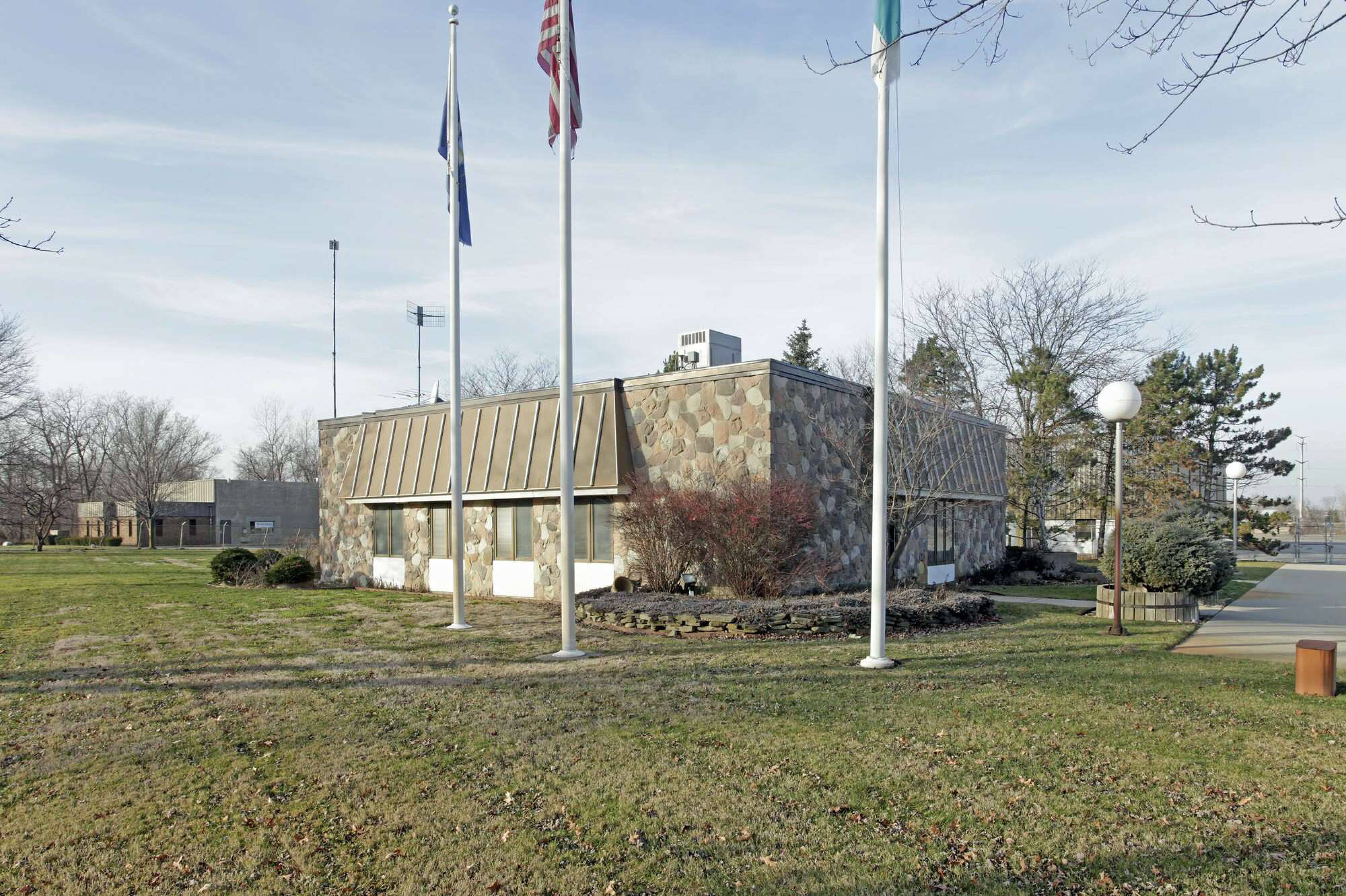 46850 Grand River Ave, Novi, MI 48374