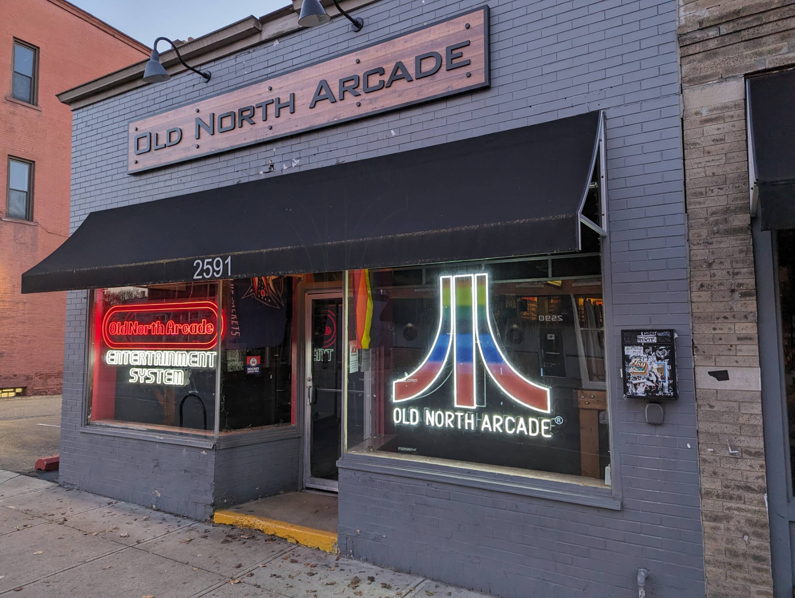 2595 N High St, Columbus, OH 43202