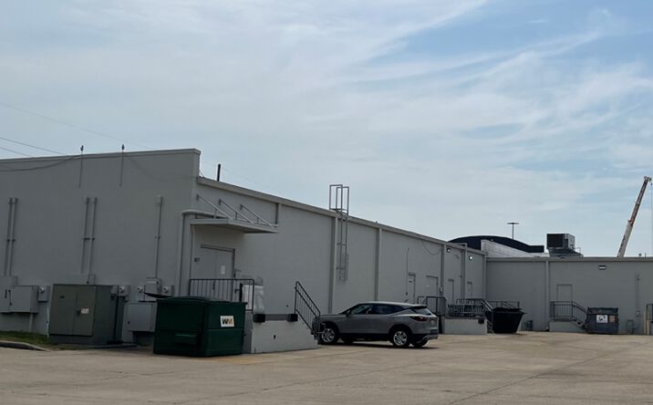 Pictures of Retail, Industrial property located at 664 Kimmell Rd, Vincennes, IN 47591 for lease - image #1