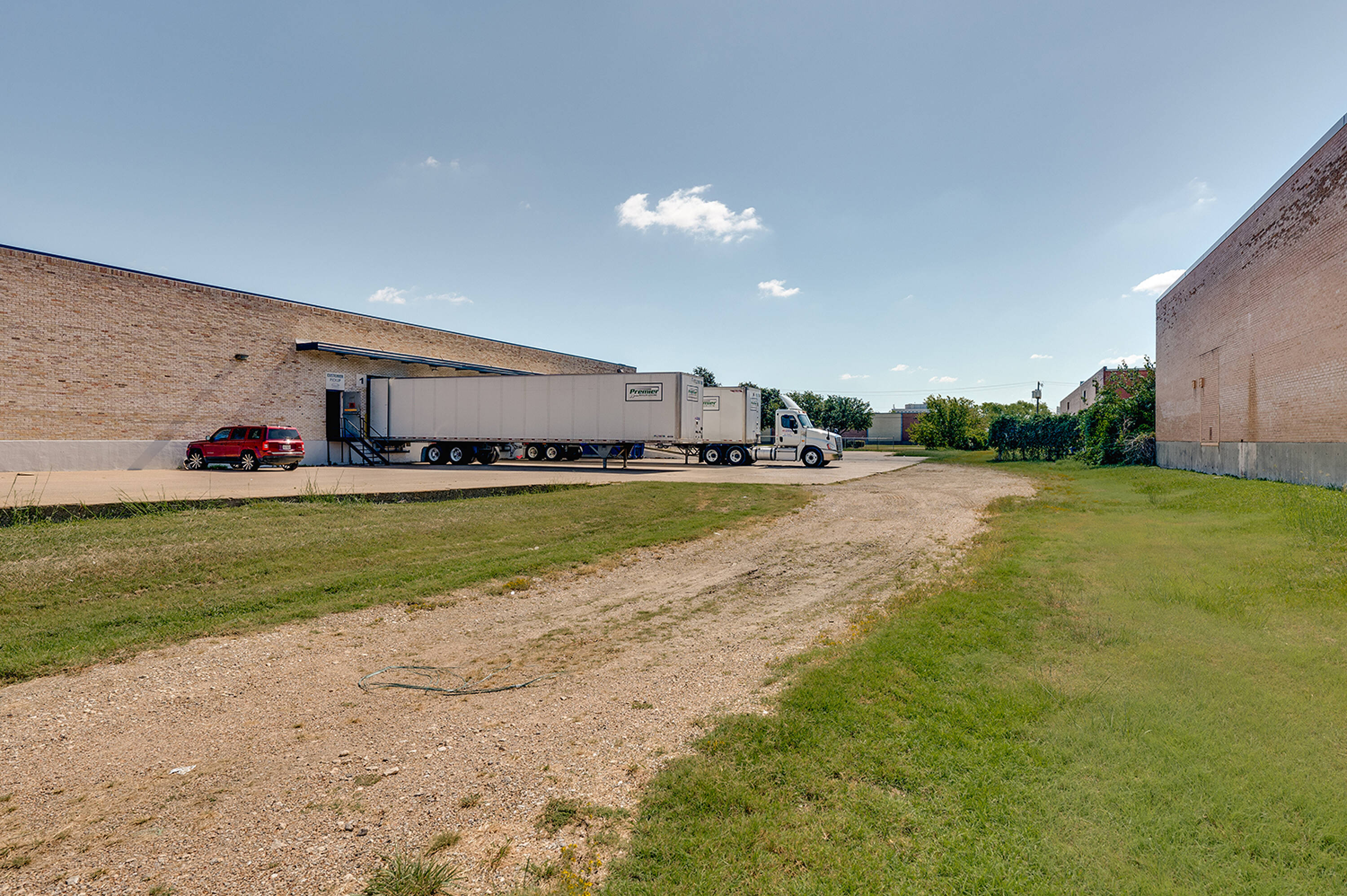 1208 Viceroy Dr, Dallas, TX 75247