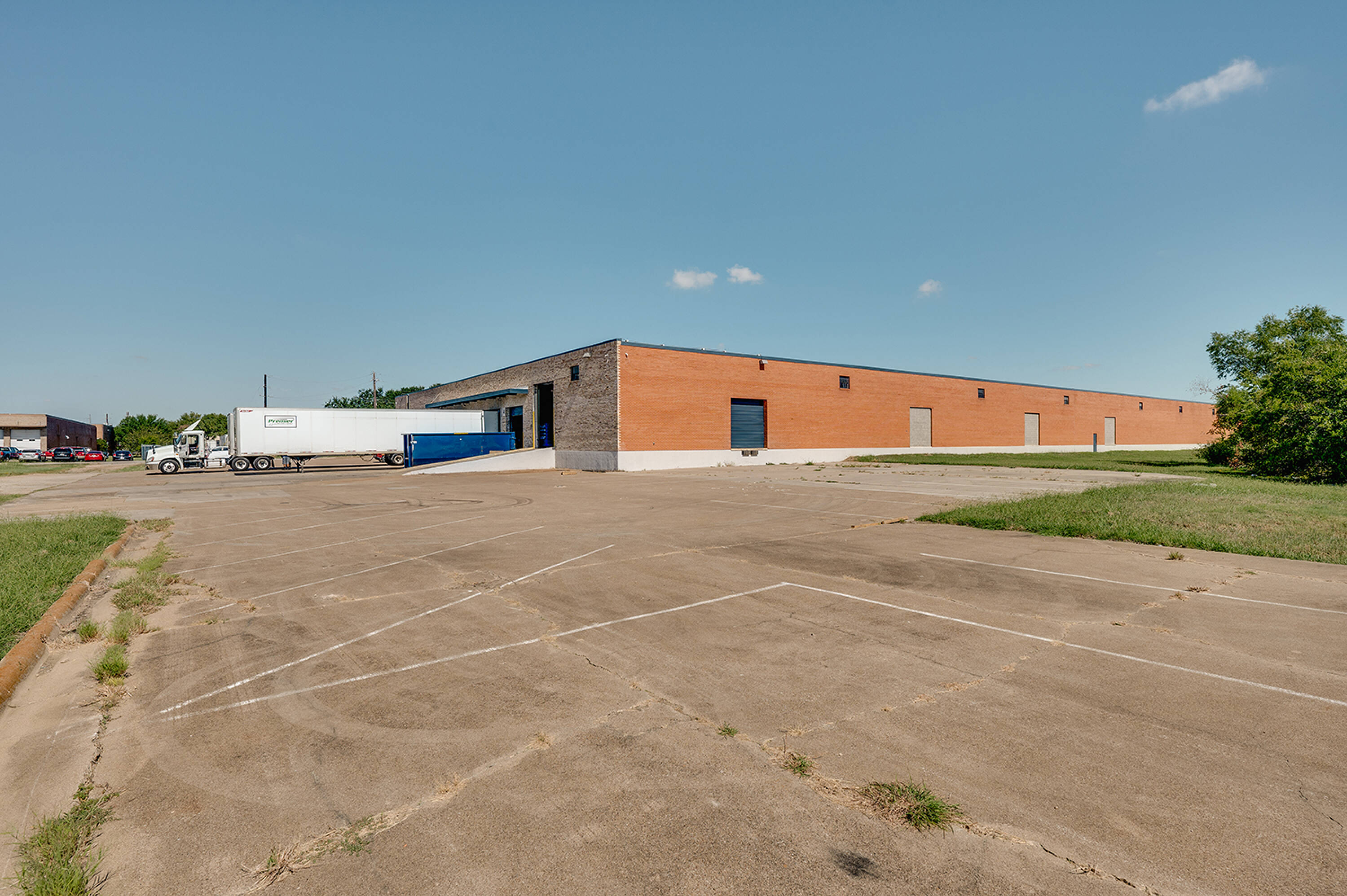 1208 Viceroy Dr, Dallas, TX 75247