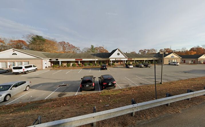Pictures of Retail, Office, Restaurant property located at 1031 Norwich-New London Turnpike, Montville, CT 06382 for lease - image #1