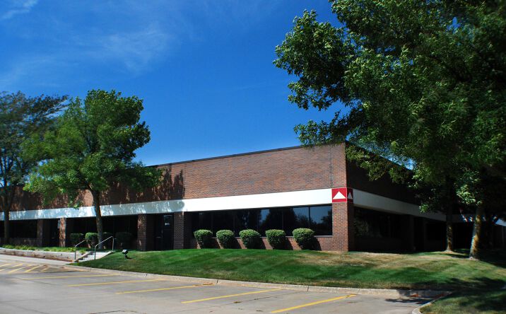 Pictures of Office property located at 11101 NW Aurora Ave., Urbandale, IA 50322 for lease - image #1