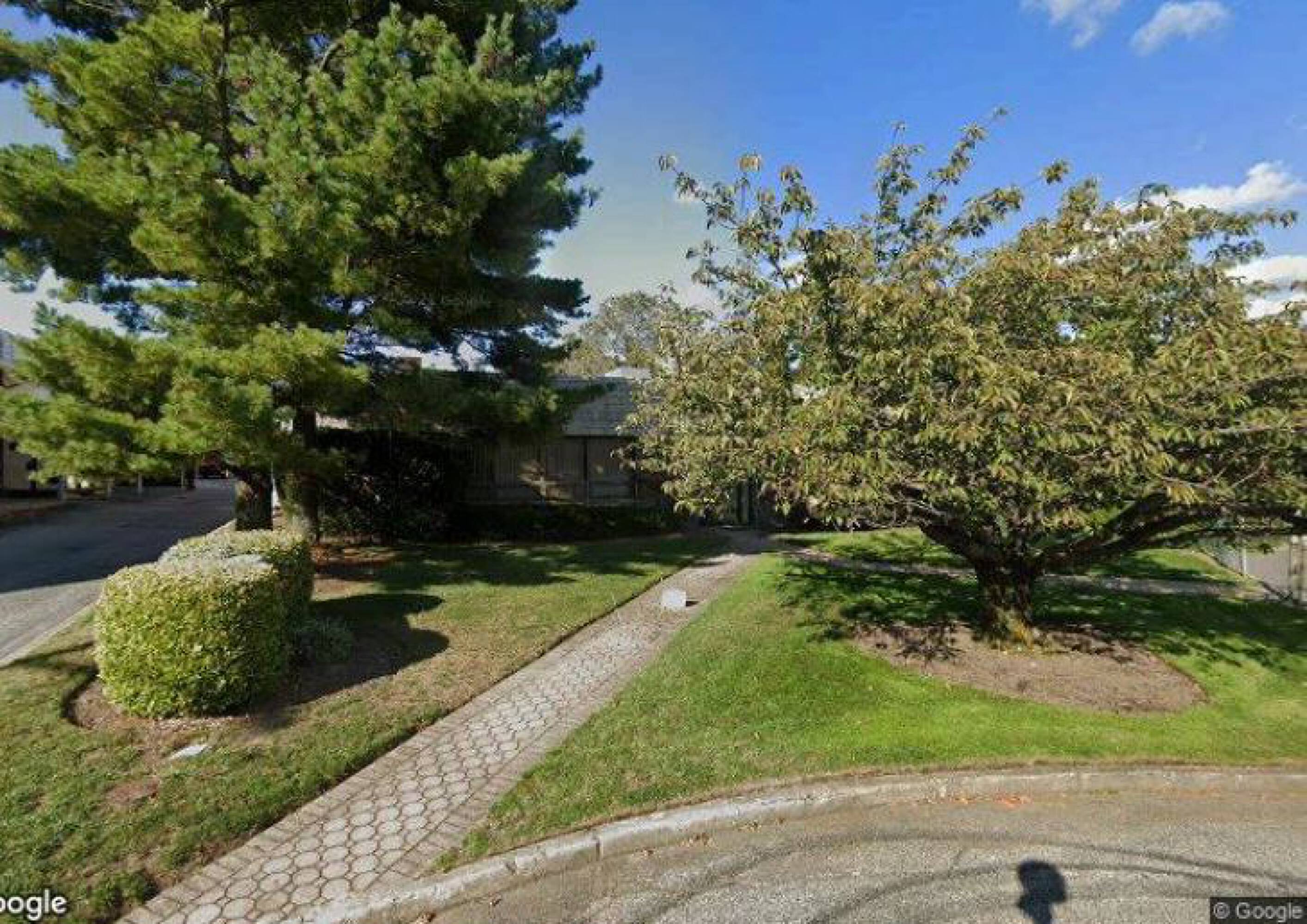 22 Connor Ln, Deer Park, NY 11729