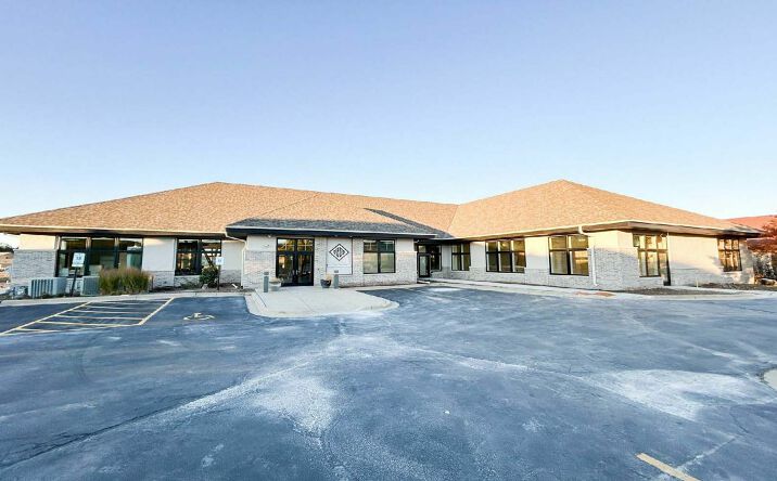 Pictures of Office property located at 1040 Oconomowoc Pkwy, Oconomowoc, WI 53066 for lease - image #1