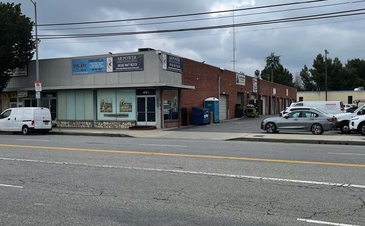 Pictures of Industrial property located at 14703-14705 Oxnard Street, 14709 ½ - 14711 Oxnard Street, 14715 & 14721 ½ Oxnard Street, Los Angeles, CA 91411 for lease - image #1