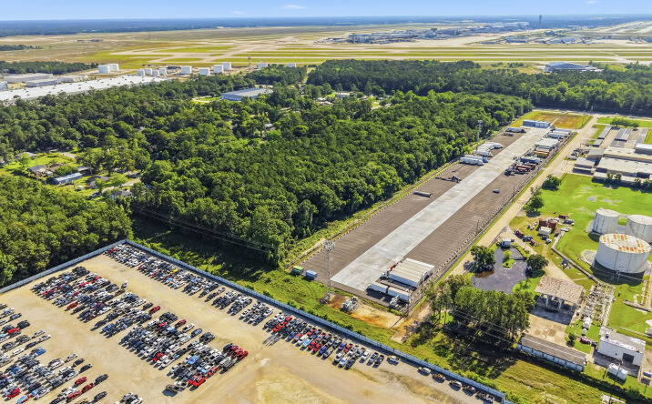 Pictures of Industrial property located at 17627 Aldine Westfield Rd, Houston, TX 77073 for lease - image #1