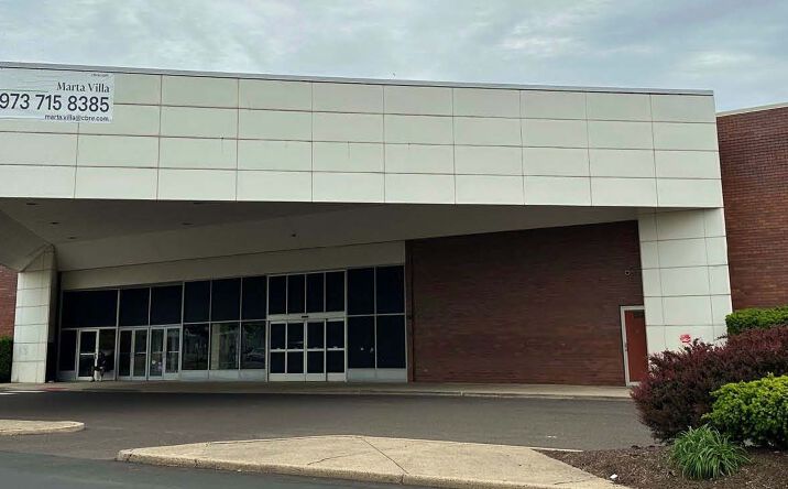 Pictures of Retail property located at 300 Quakerbridge Mall, Lawrence Township, NJ 08648 for lease - image #1