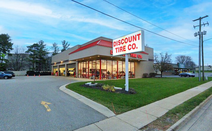 Pictures of Retail property located at 1669 44th St SE, Kentwood, MI 49508 for lease - image #1