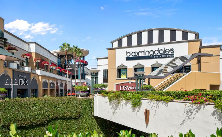 Pictures of Retail, Office, Restaurant property located at 901 S Coast Dr, Costa Mesa, CA 92626 for lease - image #1