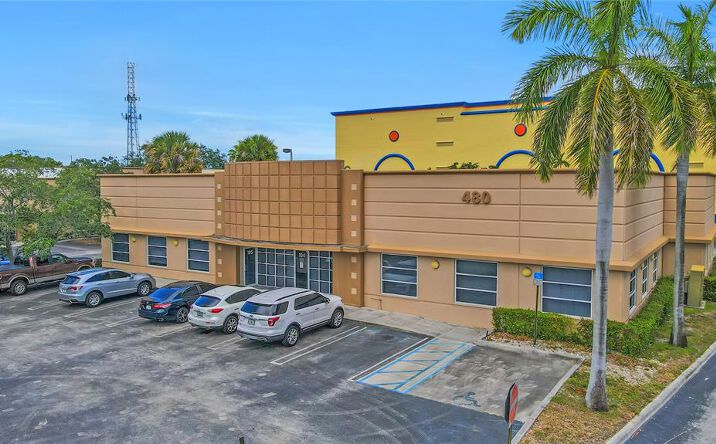 Pictures of Industrial property located at 470 S Andrews Avenue 203, Pompano Beach, FL 33069 for lease - image #1