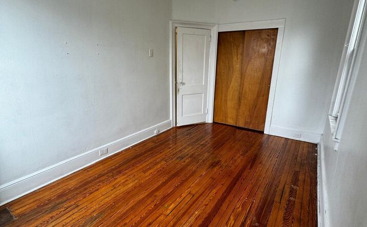 Pictures of Retail property located at 76 W 45th St, Bayonne, NJ 07002 for lease - image #1