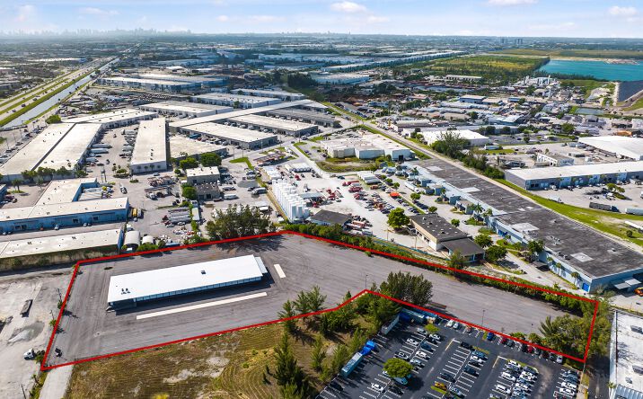 Pictures of Industrial property located at 10410 NW South River Dr, Medley, FL 33178 for lease - image #1