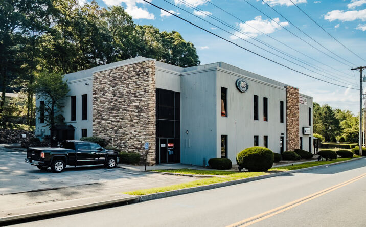 Pictures of Office property located at 3902 Franklin Rd SW, Roanoke, VA 24014 for lease - image #1