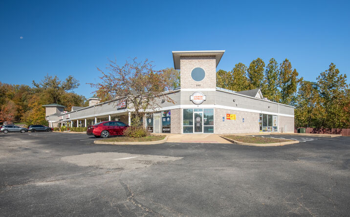 Pictures of Retail property located at 590 Vance Rd, Valley Park, MO 63088 for lease - image #1