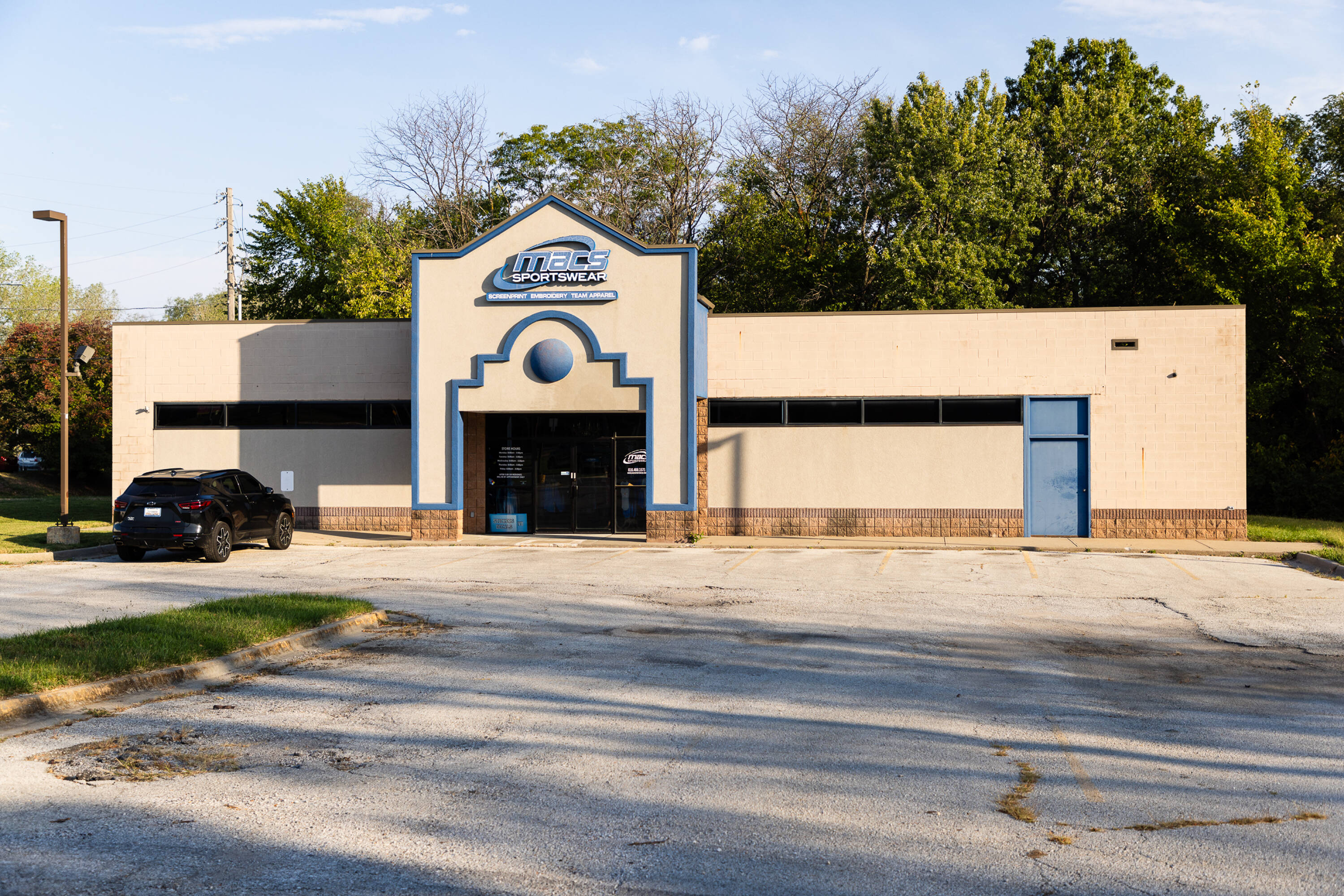 8445 N Main St, Kansas City, MO 64155