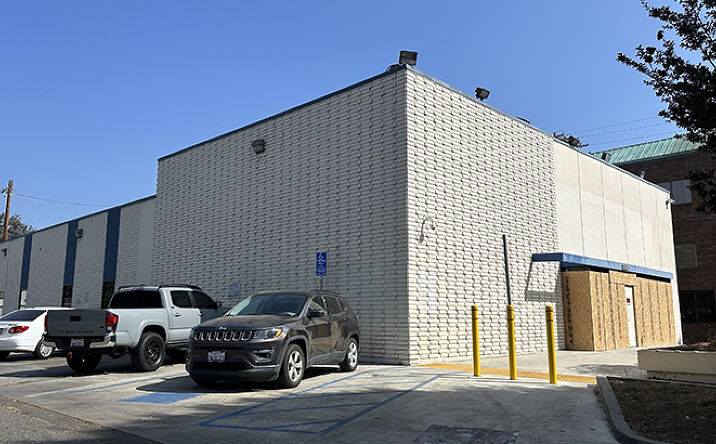 Pictures of Retail, Office property located at 2930 S Sepulveda Blvd, Los Angeles, CA 90064 for lease - image #1