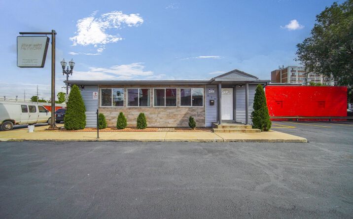 Pictures of Office property located at 523 W Chicago Avenue, East Chicago, IN 46312 for lease - image #1