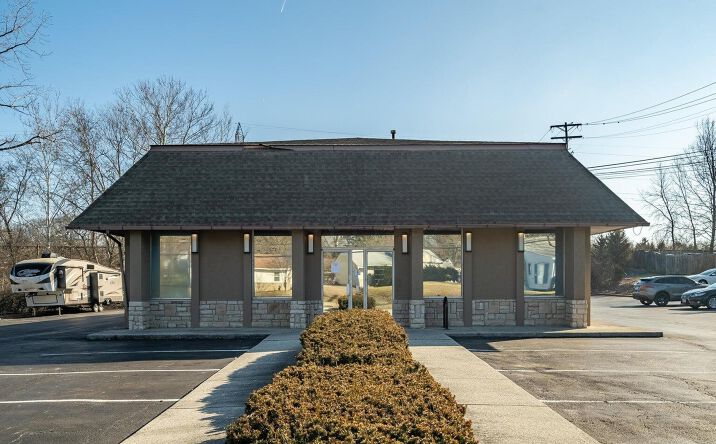 Pictures of Office property located at 4000 Indianola Ave, Columbus, OH 43214 for lease - image #1