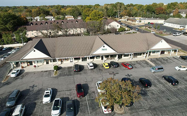 Pictures of Retail, Office property located at 7800 Shawnee Mission Pkwy, Mission, KS 66202 for lease - image #1