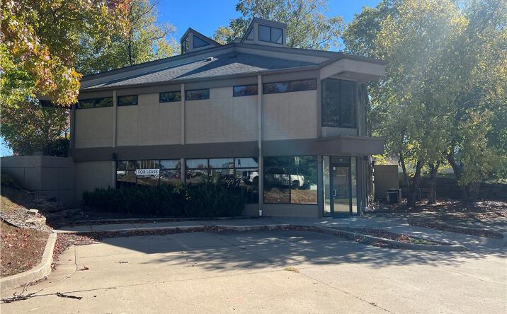 Pictures of Office property located at 512 NW Mock Avenue, Blue Springs, MO 64014 for lease - image #1