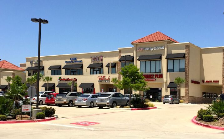 Pictures of Office property located at 825 W Royal Ln, Irving, TX 75039 for lease - image #1