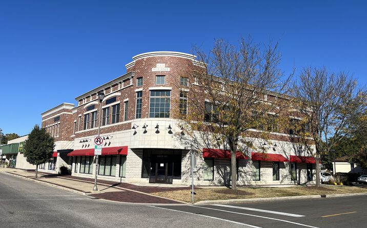 Pictures of Office property located at 501 W State St, Geneva, IL 60134 for lease - image #1