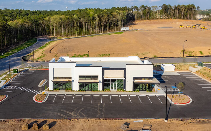 Pictures of Retail property located at 18120 Chenal Pkwy, Little Rock, AR 72223 for lease - image #1
