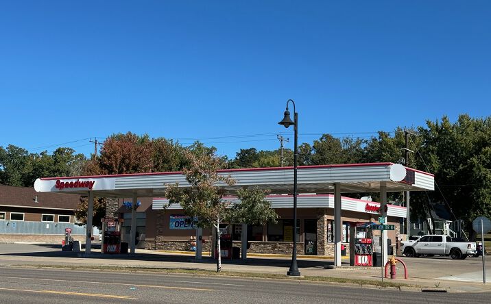 Pictures of Retail property located at 502 N Benton Dr, Sauk Rapids, MN 56379 for lease - image #1