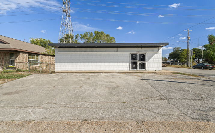 Pictures of Retail property located at 3802 Hardy St, Houston, TX 77009 for lease - image #1