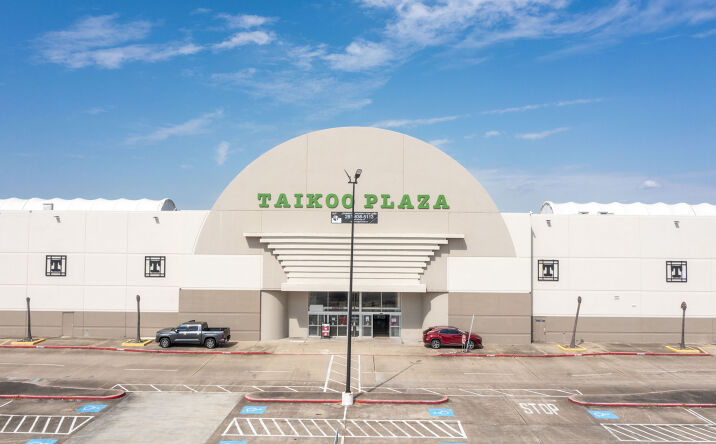 Pictures of Retail property located at 8800 W Sam Houston Pkwy S, Houston, TX 77099 for lease - image #1