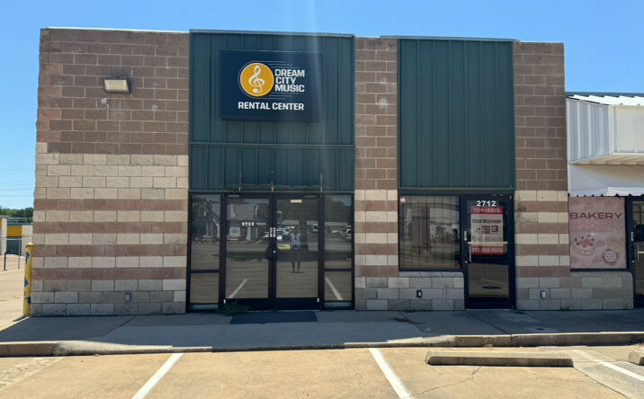 Pictures of Retail, Office, Restaurant property located at 2718 W Division St, Arlington, TX 76012 for lease - image #1