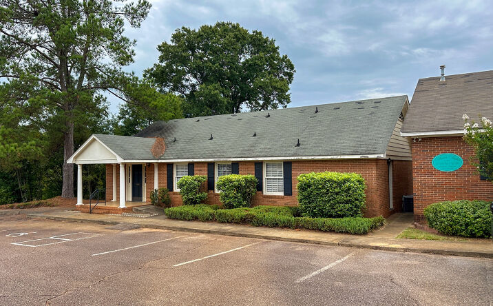 Pictures of Retail property located at 1014 Northwood Rd, Augusta, GA 30909 for lease - image #1