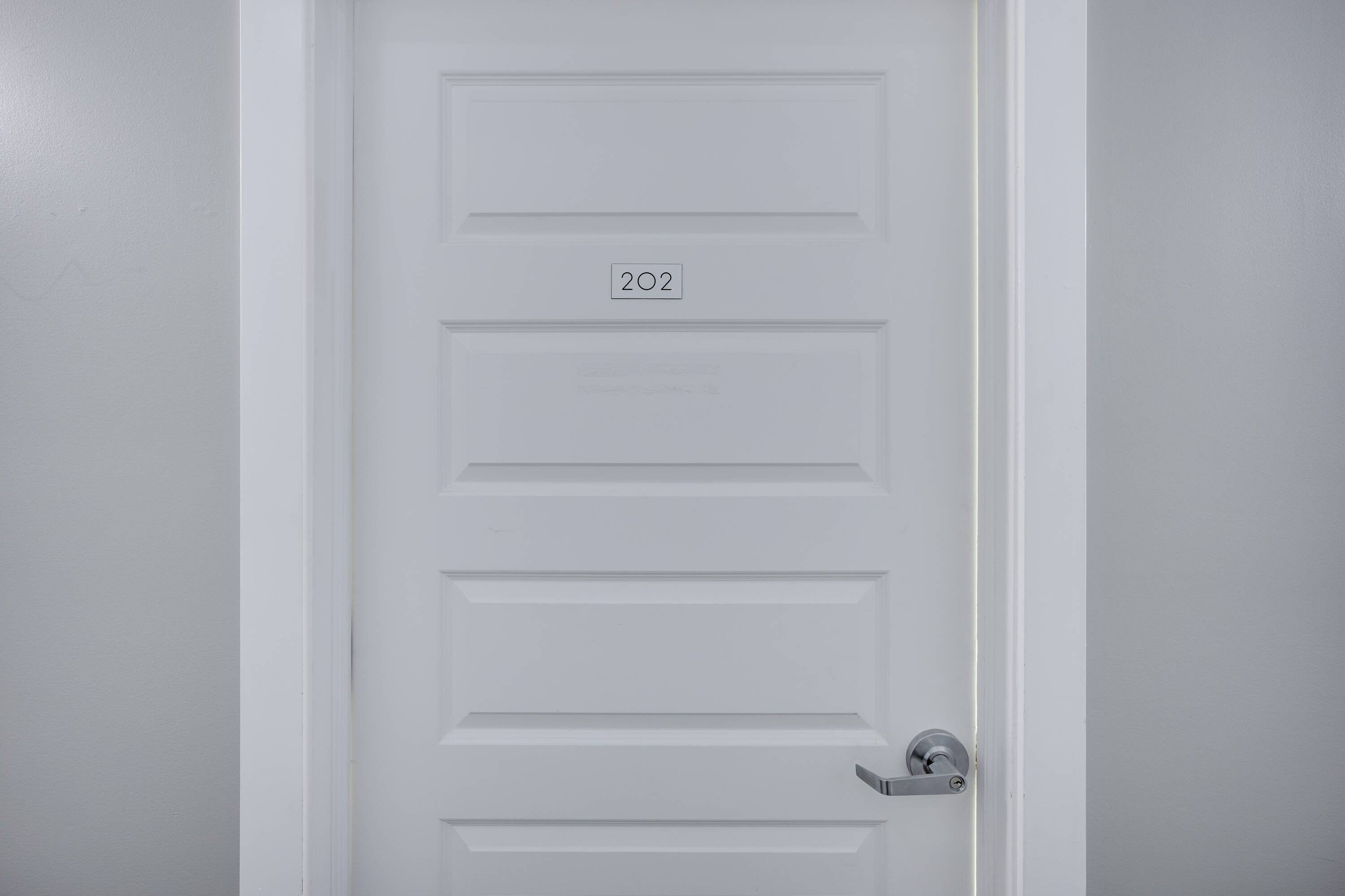 2300084