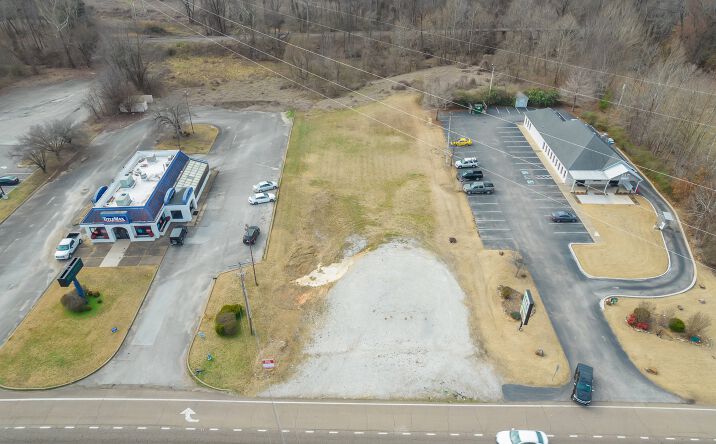 Pictures of Retail, Office, Restaurant property located at 1655 S Highland Ave, Jackson, TN 38301 for lease - image #1