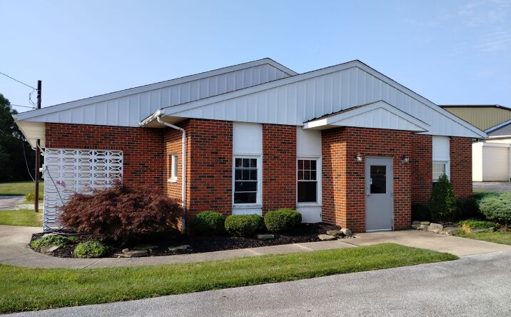 Pictures of Retail, Office, Industrial property located at 7930 Euclid Chardon Rd, Kirtland, OH 44094 for lease - image #1