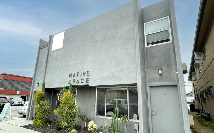 Pictures of Office property located at 3989 S Centinela Ave, Los Angeles, CA 90066 for sales - image #1