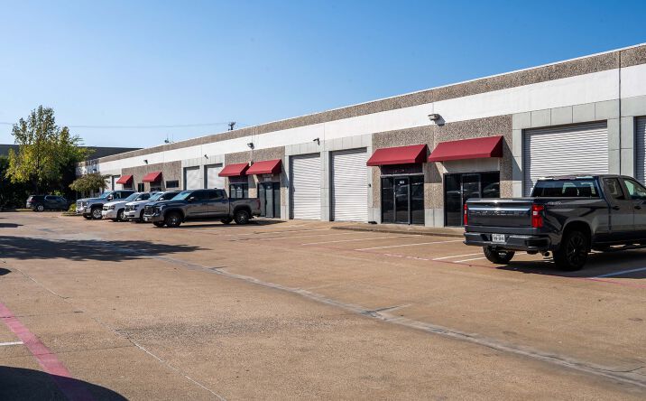 Pictures of Industrial property located at 1000 Post & Paddock Rd, Grand Prairie, TX 75050 for lease - image #1