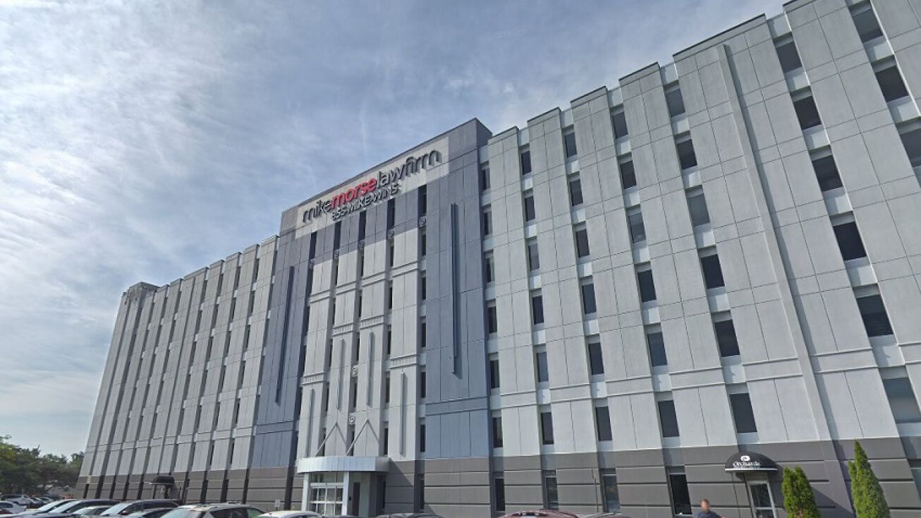 Pictures of Office property located at 24901 Northwestern Hwy