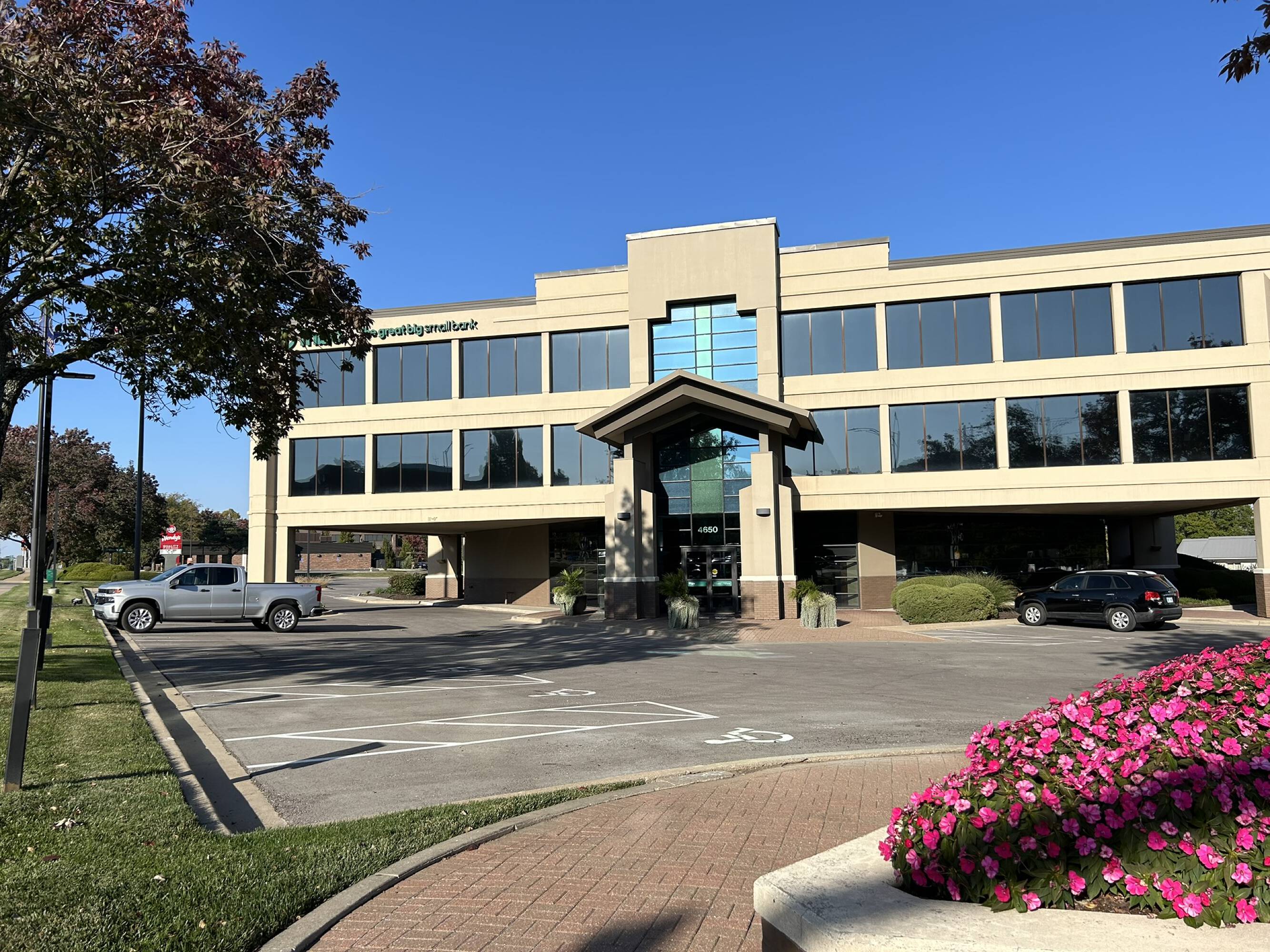 4650 College Blvd, Leawood, KS 66211