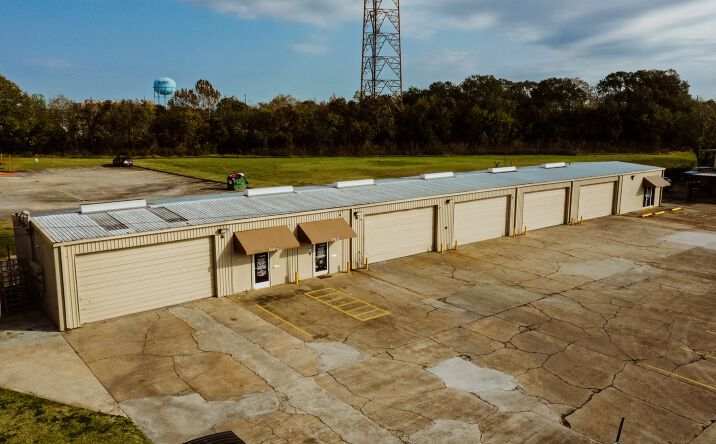 Pictures of Industrial, Retail, Office property located at 3050 Rusk St, Beaumont, TX 77702 for lease - image #1