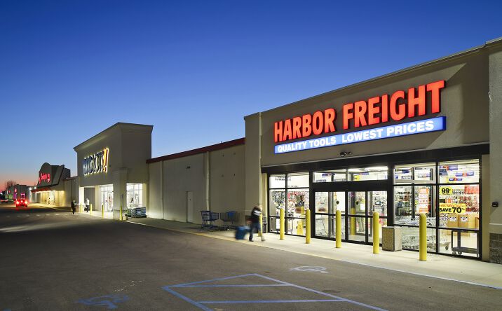Pictures of Retail property located at 1944 - 2050 Pipestone Rd, Benton Harbor, MI 49022 for lease - image #1