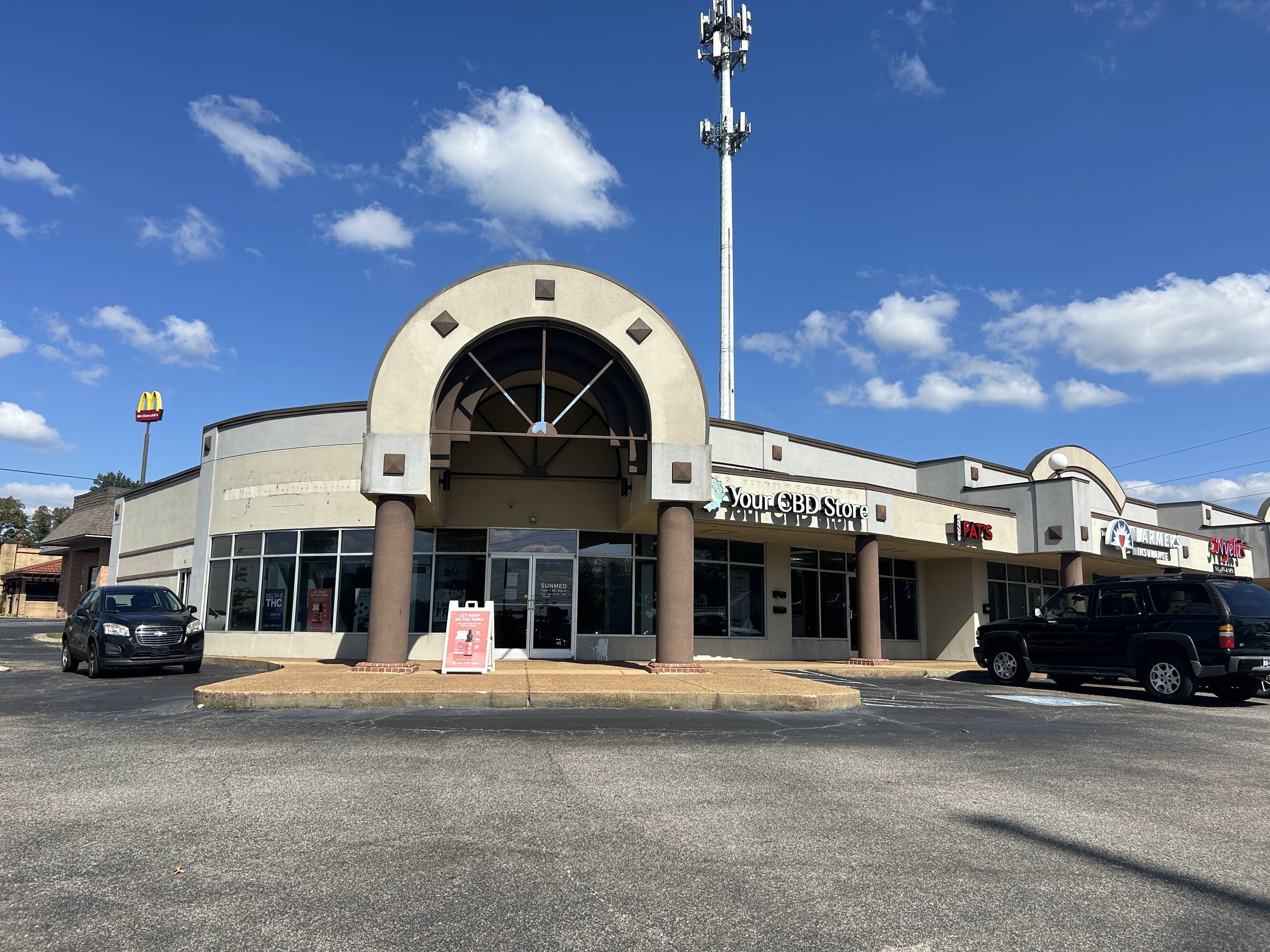 566 Carriage House Dr, Jackson, TN 38305