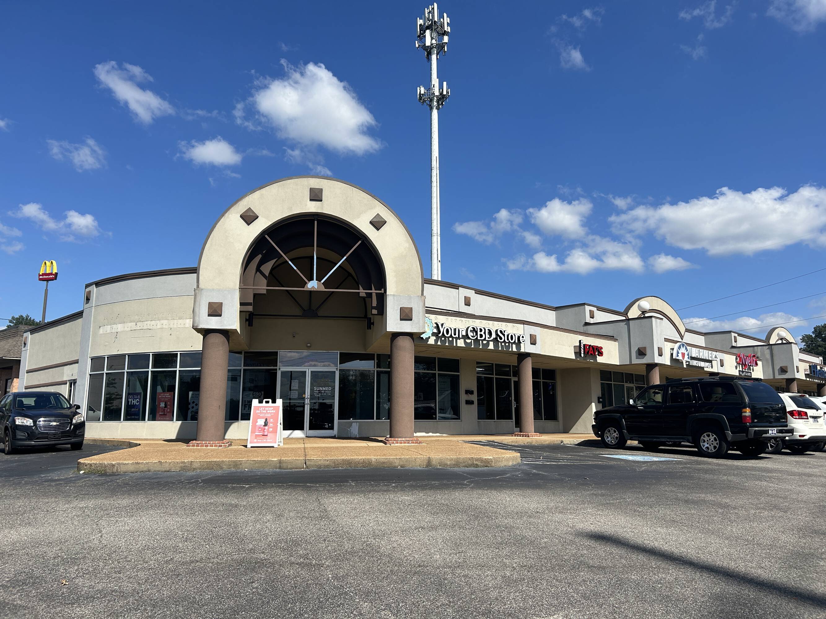 566 Carriage House Dr, Jackson, TN 38305