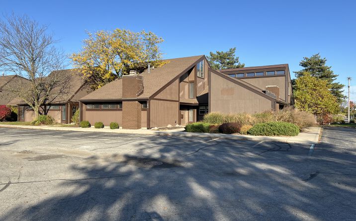 Pictures of Office property located at 205 E Washington Center Rd, Fort Wayne, IN 46825 for lease - image #1